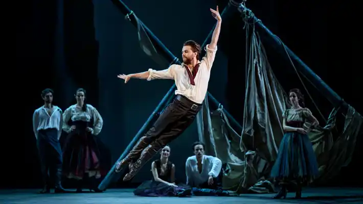 LE CORSAIRE 20231017 Sv5962webb.