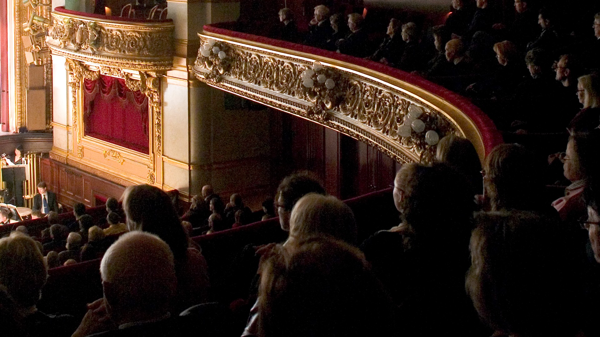Fullsatt På Första Raden Kungliga Operan.