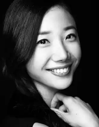 Minji Nam.